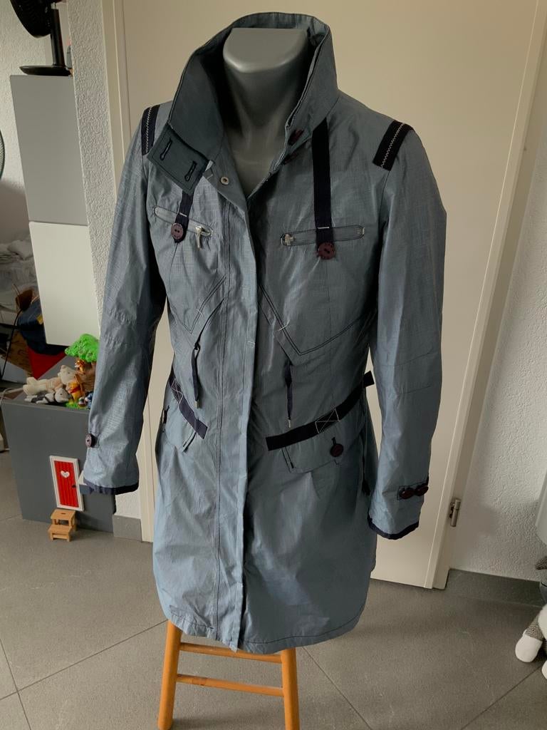 Merk Damo. Dutch Touch. Hele leuke blauwe dames jas. Maat 36, Kleding | Dames, Ophalen of Verzenden, Zo goed als nieuw, Maat 36 (S)