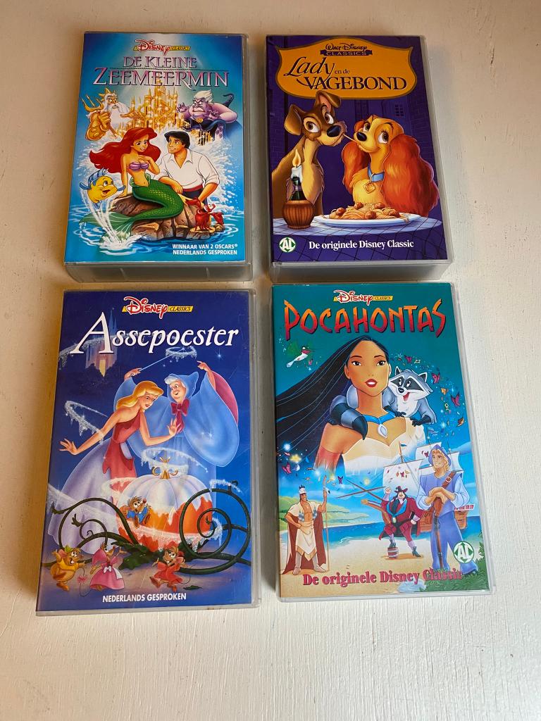 Disney Classics - 12 Topfilms op VHS Video, Cd's en Dvd's, VHS | Kinderen en Jeugd, Zo goed als nieuw, Tekenfilms en Animatie