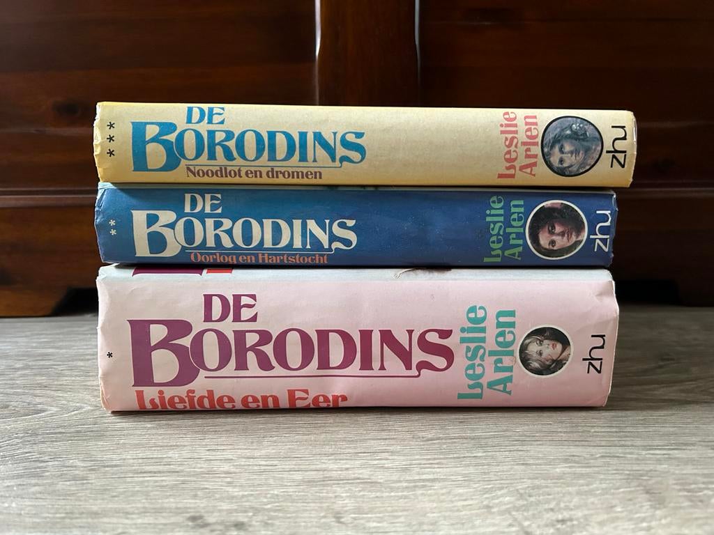 De Borodins - Leslie Arlen - 3 Boeken, Boeken, Ophalen of Verzenden, Gelezen