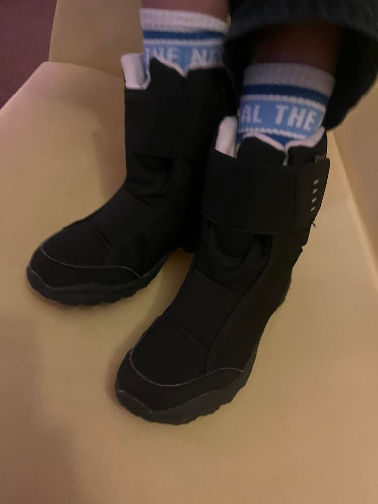 Snowboots decathlon 35/ 36, Ophalen of Verzenden, Zo goed als nieuw, Jongen of Meisje, Laarzen