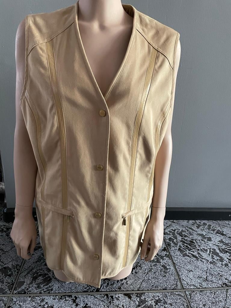 Vestje, gilet, suede, beige, maat 42, okselbreedte 54 cm, Beige, Style, Maat 42/44 (L), Ophalen of Verzenden