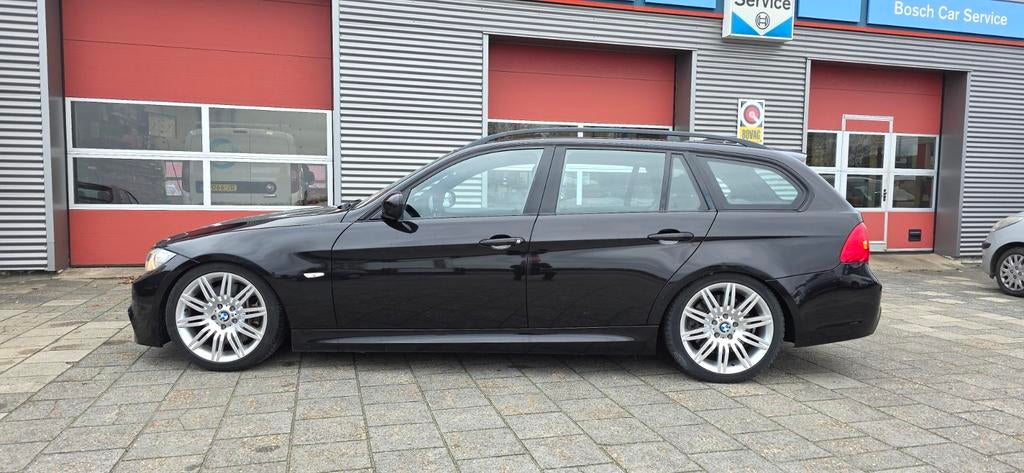BMW 3-Serie 3.0 I 335 Touring AUT 2010 Zwart, Auto's, BMW, Automaat, Achterwielaandrijving, USB, Zwart