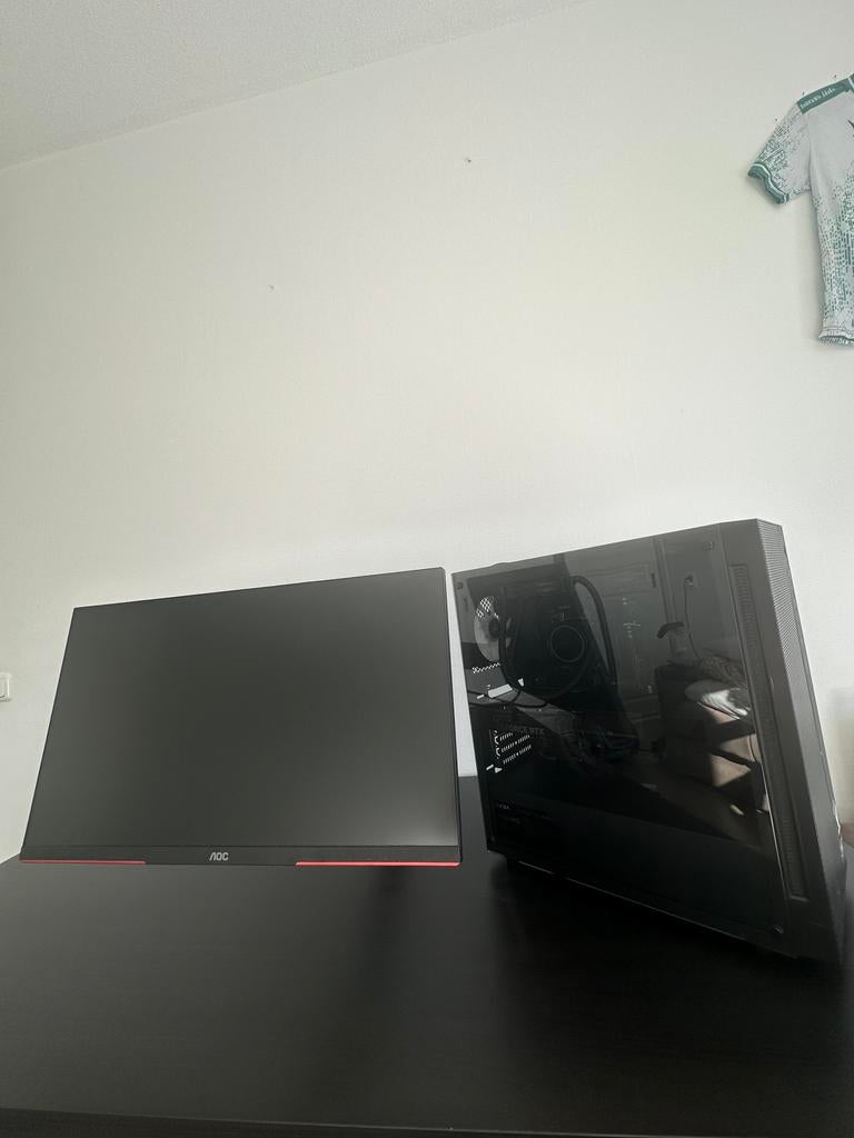 Game pc (monitor en tafel), Met monitor, Ophalen of Verzenden, Zo goed als nieuw, Gaming