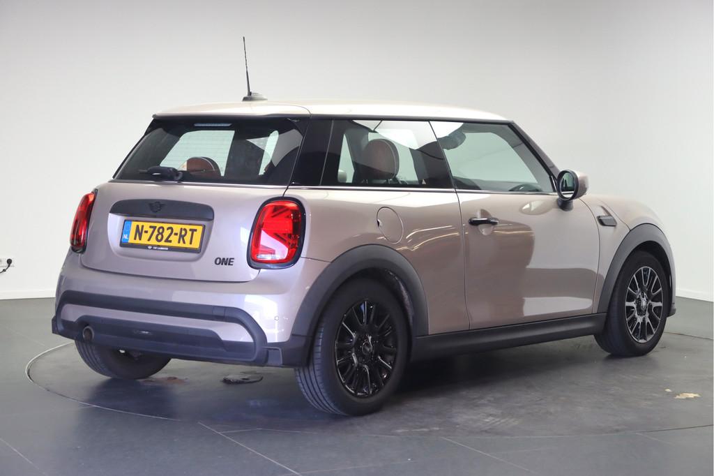 MINI Hatchback One / Sportstoelen / Cruise Control / LED / P, Voorwielaandrijving, Gebruikt, Euro 6, Met garantie (alle)