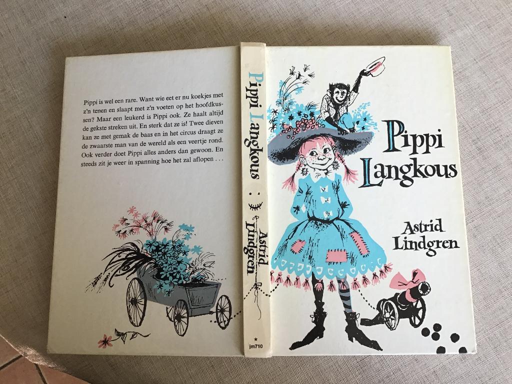 2 uitgaves Pippi Langkous door Astrid Lindgren, Ophalen of Verzenden, Zo goed als nieuw, Fictie algemeen
