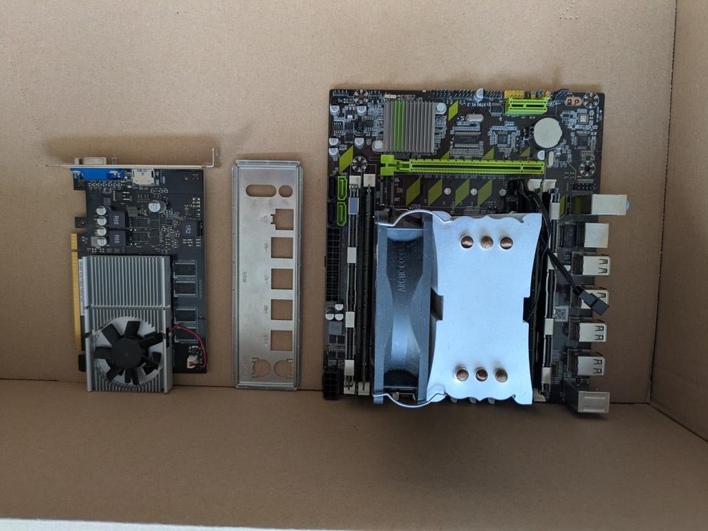 Computer set - Intel xeon, motherboard, ram met gpu, Computers en Software, Moederborden, Gebruikt, DDR3, Ophalen of Verzenden