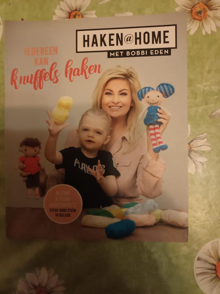 Iedereen kan knuffels haken Bobbi Eden Haken@home handwerken, Boeken, Ophalen of Verzenden, Zo goed als nieuw, Bobbi Eden, Breien en Haken