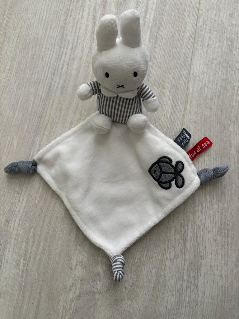 Nijntje knuffeldoekje grijs met wit, Kinderen en Baby's, Speelgoed | Knuffels en Pluche, Ophalen of Verzenden, Zo goed als nieuw
