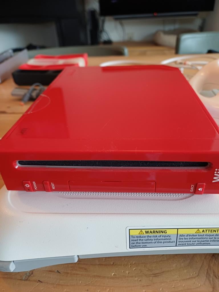 Complete rode Nintendo Wii set met accessoires en games, Ophalen, Gebruikt, Met 2 controllers, Met stuurtje