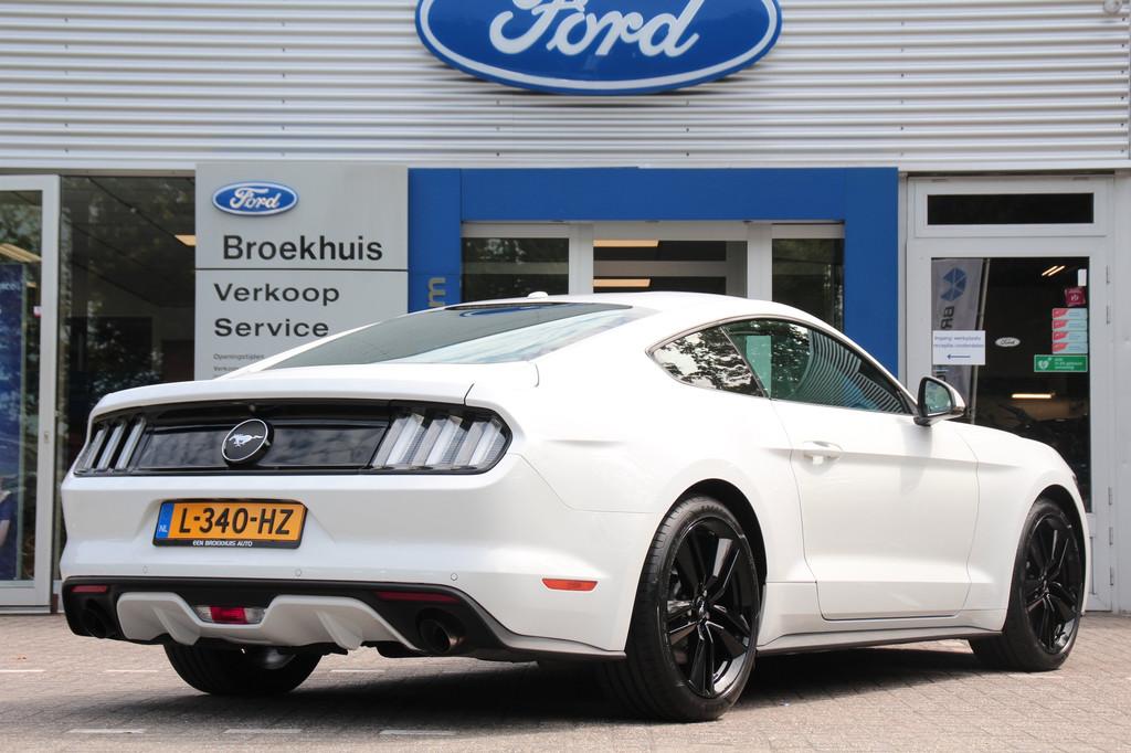 Ford Mustang Fastback 2.3EB, 12 maanden, Achterwielaandrijving, Gebruikt, 4 stoelen