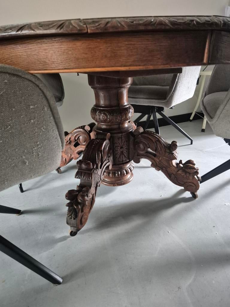 "Antieke eiken ronde uitschuiftafel ca. 1900 – handgesneden, Ophalen