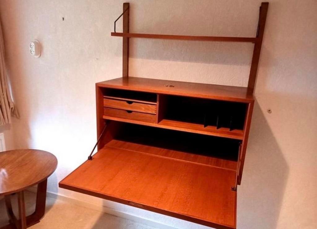 Paul Cadovius Royal System wandmeubel bureau, Huis en Inrichting, Bureaus, Ophalen, Opbergruimte, Gebruikt, Hout