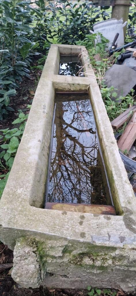 Antieke stenen betonnen trog / voederbak, Ophalen