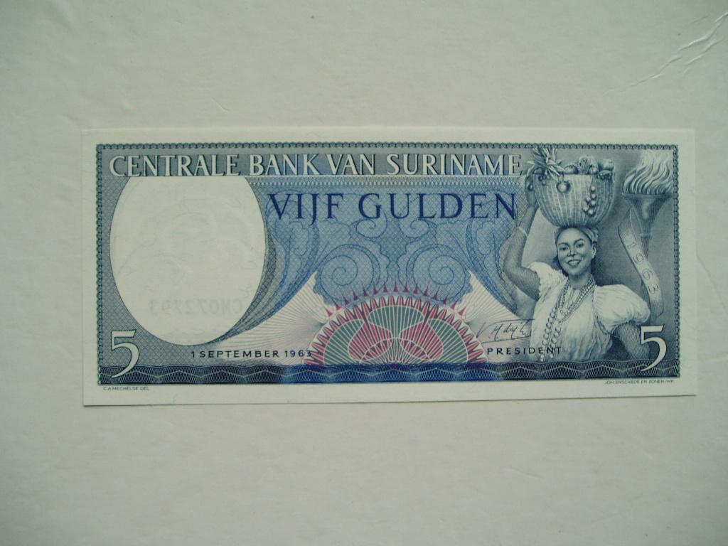 819. Suriname, 5 gulden 1963 UNC Woman., Verzenden, Zuid-Amerika, Los biljet