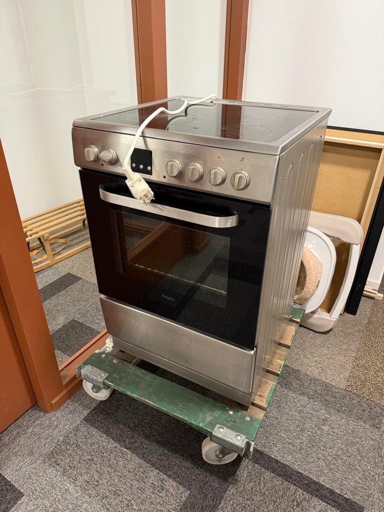 Pelgrim keramisch fornuis 3 fasen, Ophalen, Gebruikt, 60 cm of meer, Keramisch