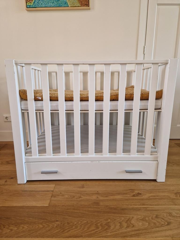 Witte Bopita box met lade, matras en boxkleed, Kinderen en Baby's, Boxen, Ophalen, Gebruikt, Rechthoekig, In hoogte verstelbaar