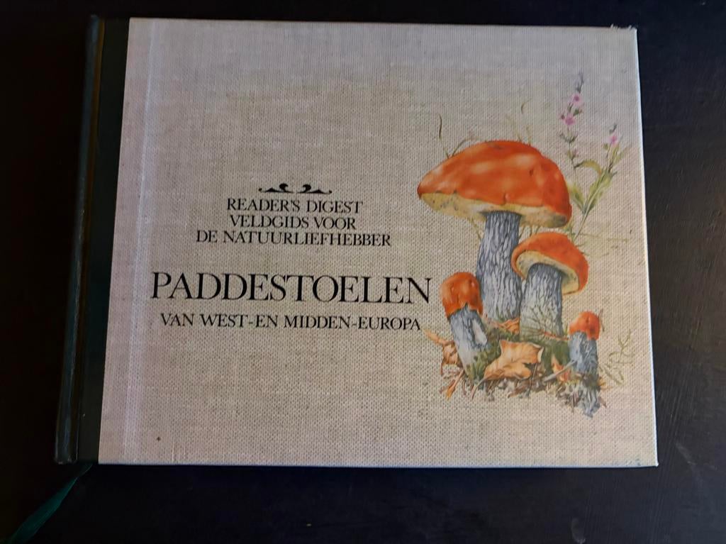 Paddestoelen van West- en Midden-Europa, Ophalen of Verzenden, Gelezen, Natuur algemeen