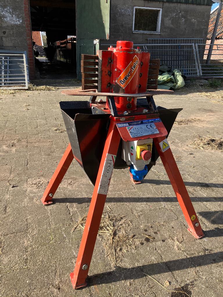 Steenbikmachine  stenen bikker, Doe-het-zelf en Verbouw, Gereedschap | Handgereedschap, Ophalen, Zo goed als nieuw