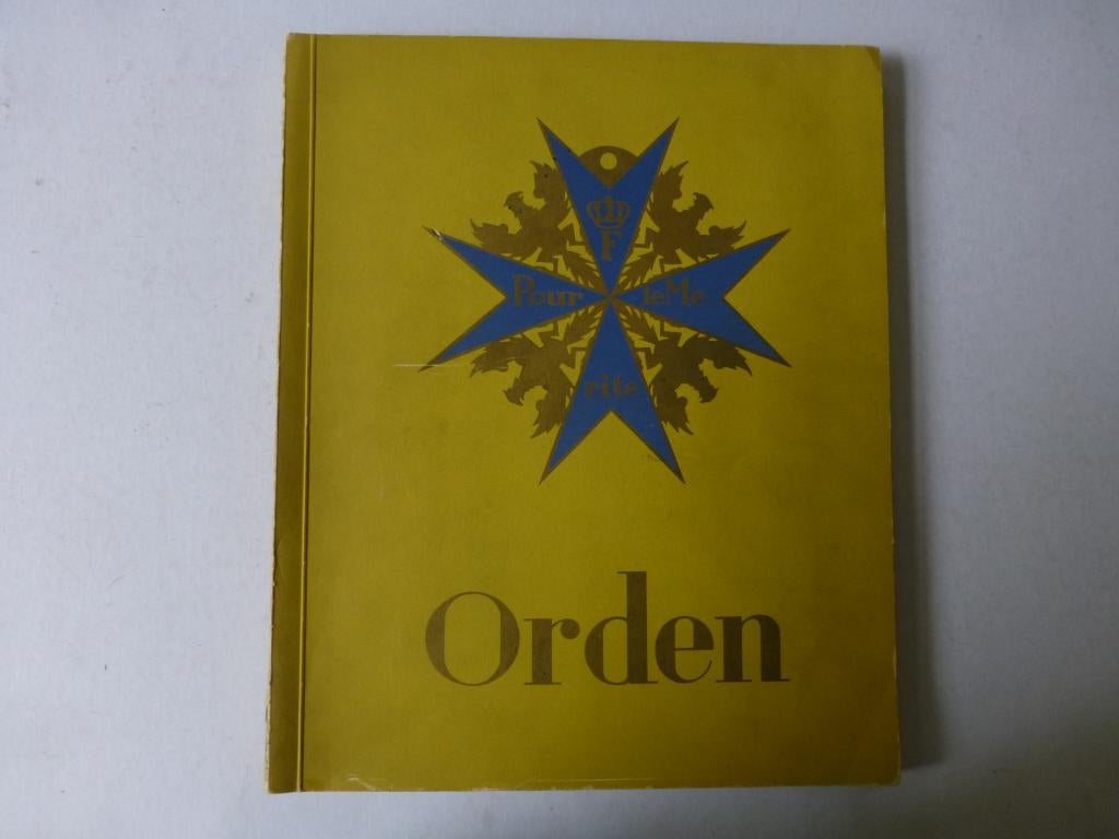 Plaatjesalbum: Duitse onderscheidingen uit 1933, Ophalen of Verzenden, Gelezen, Plaatjesalbum