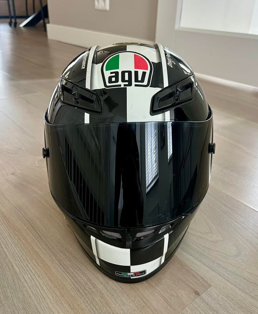 AGV GP Tech Valentino Rossi 8 Celebration helm Champion 2008, M, Ophalen of Verzenden, Tweedehands, Integraalhelm
