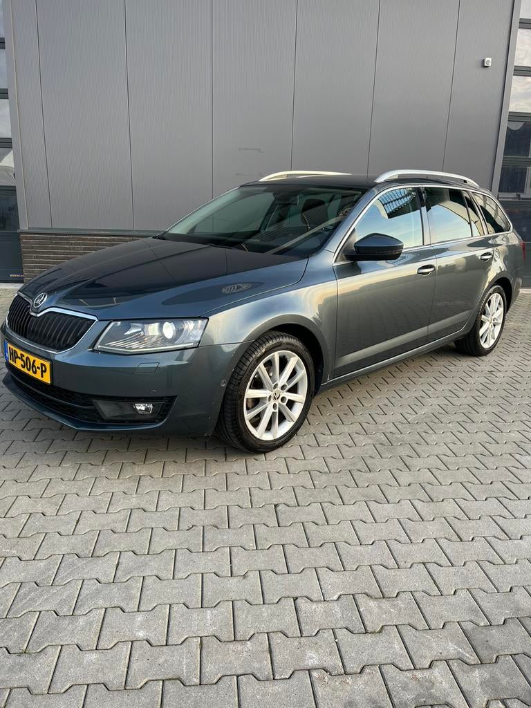 Skoda Octavia Combi 1.2 TSI Greentech Style Businessline, Auto's, Voorwielaandrijving, Stof, 4 cilinders, 620 kg