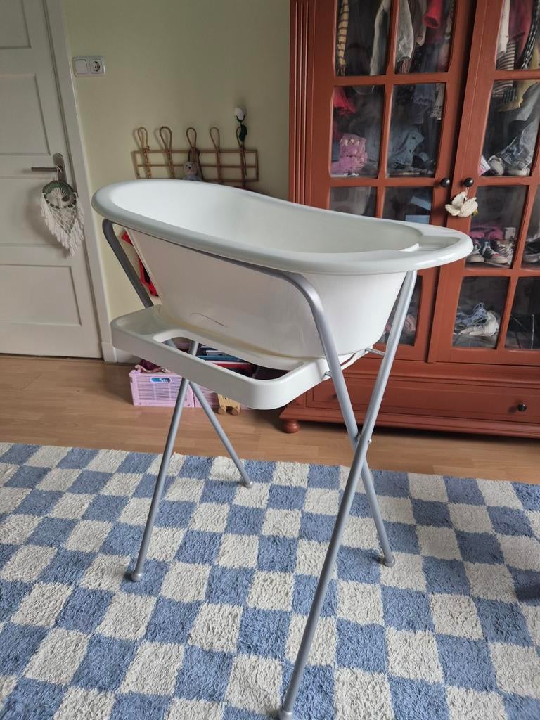 Babybadje met standaard, Kinderen en Baby's, Badjes en Verzorging, Ophalen of Verzenden, Zo goed als nieuw, Badje, Standaard