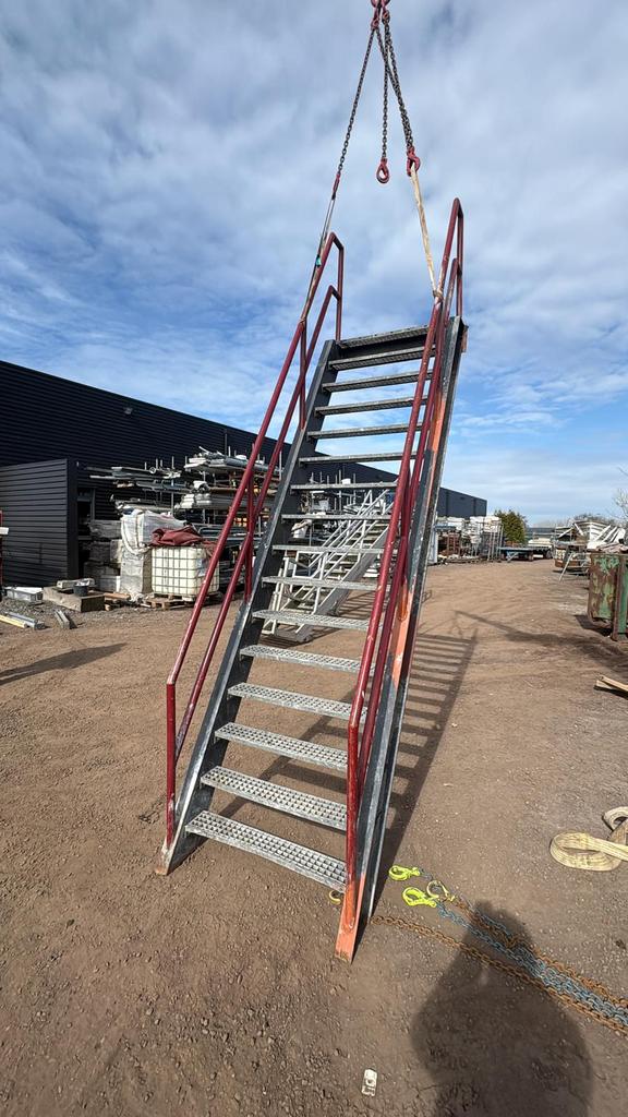 Stalen steektrap bordestrap wenteltrap trap trappen, Doe-het-zelf en Verbouw, Ophalen of Verzenden, Zo goed als nieuw, 2 tot 4 meter