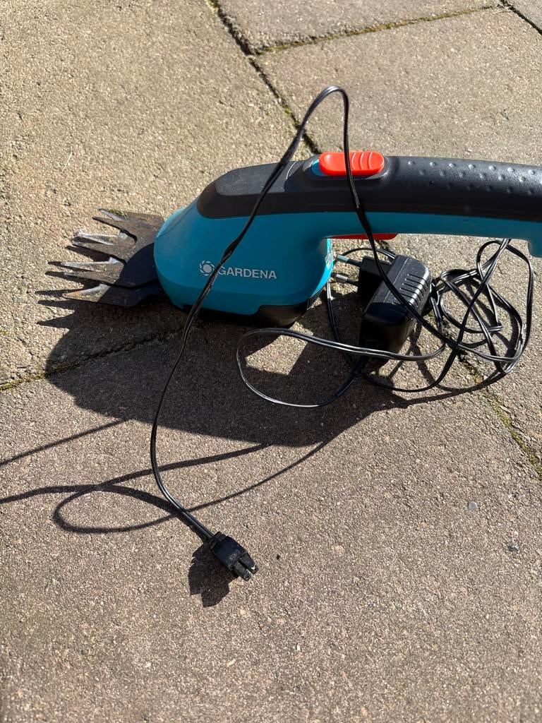 Gardena grastrimmer op accu, Ophalen, Gebruikt, Minder dan 10 cm, Accu
