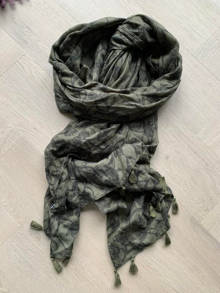 Mooie Hema sjaal/ sjawl, Ophalen of Verzenden, Zo goed als nieuw, Maat 46/48 (XL) of groter, Sjaal