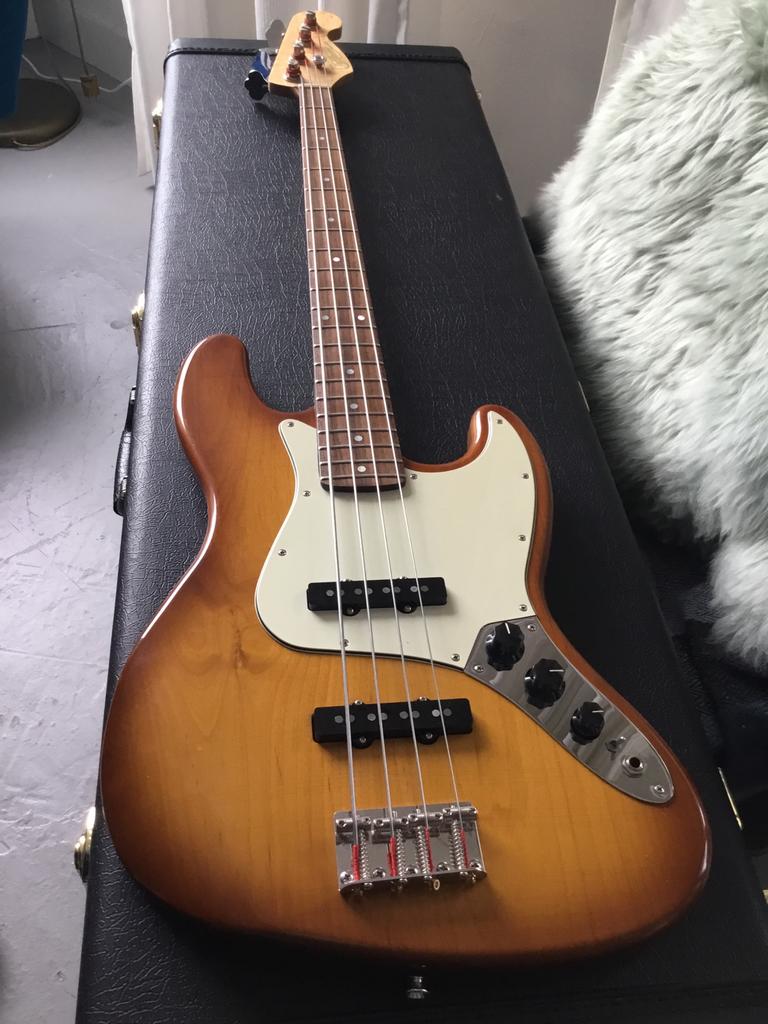 Vox Humana Custom Jazz Bass ., Ophalen, Zo goed als nieuw