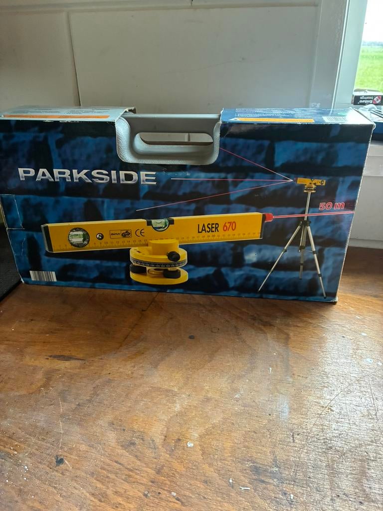 Laser waterpas met statief, Ophalen of Verzenden, Zo goed als nieuw, Overige meters