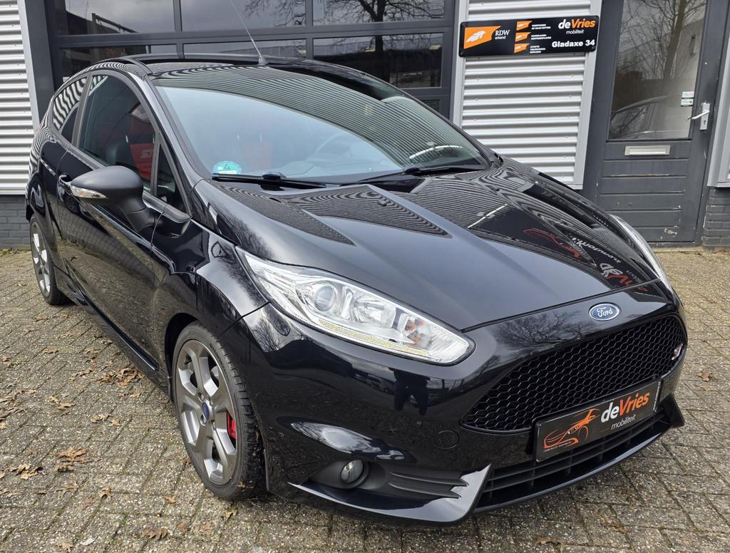 Ford Fiesta 1.6 ST2 *CLIMA-APK-NAP*, Auto's, Voorwielaandrijving, 1596 cc, Gebruikt, Euro 6