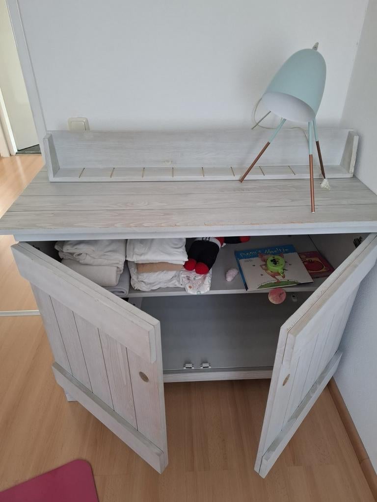 Te koop commode en kinderbedje, Ophalen, Gebruikt, Overige typen