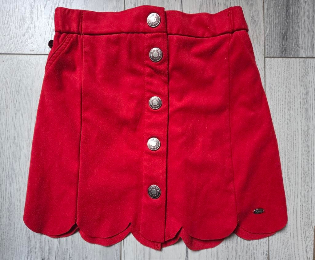 Jilly van Shoeby rood suède-look rokje, maat 122, Kinderen en Baby's, Kinderkleding | Maat 122, Gebruikt, Meisje, Ophalen of Verzenden