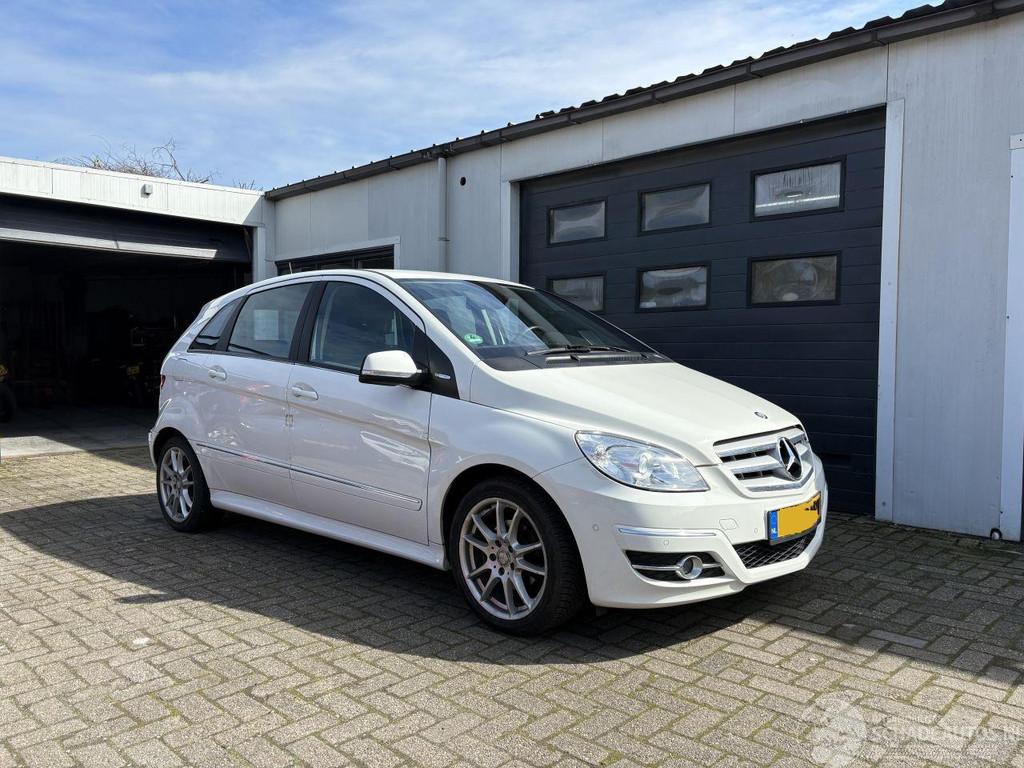 Mercedes-Benz B-Klasse 180 blue efficiency business class, Auto diversen, Schadeauto's, Wit, Mercedes-Benz, Stationwagon, Handgeschakeld