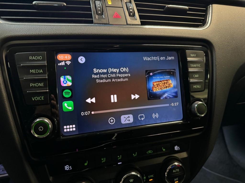 Skoda OCTAVIA Combi 1.2 TSI xenon camera keyless carplay, Gebruikt, Euro 6, 4 cilinders, Origineel Nederlands