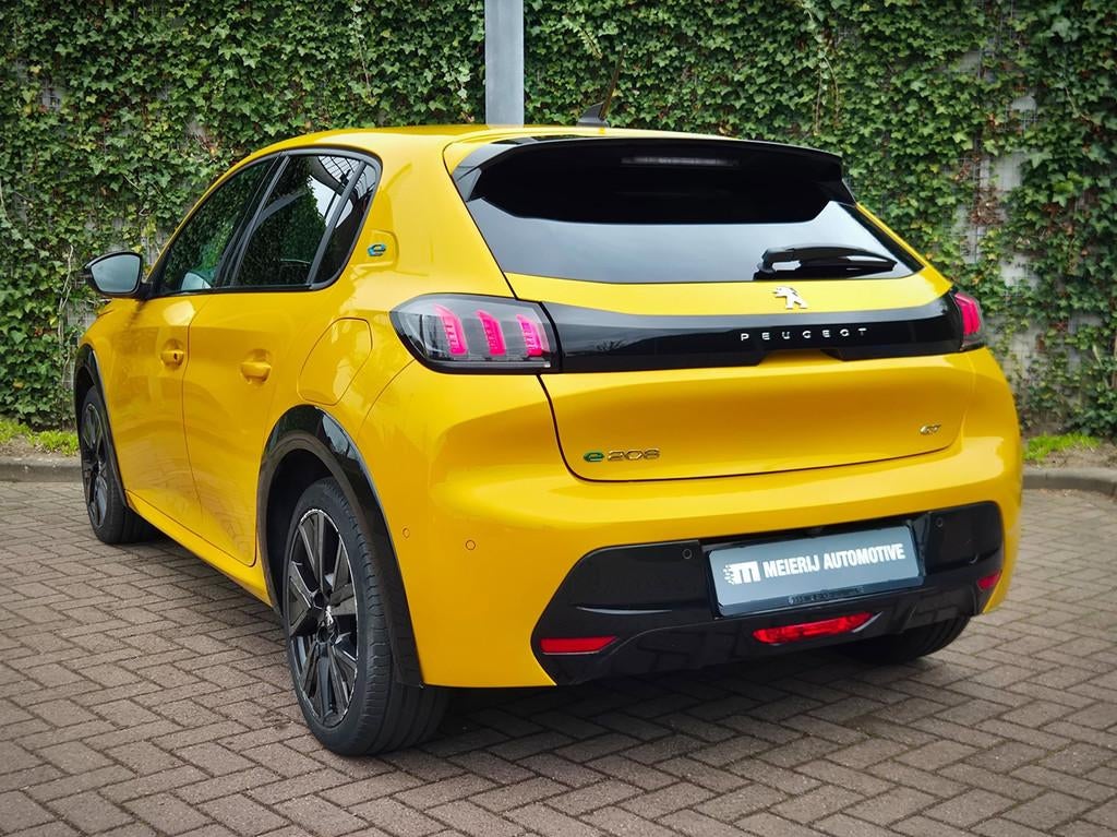 Peugeot E-208 EV GT 350 50 kWh SOH 100%! | ACC | CAM | Stoel, Gebruikt, Overige kleuren, Leder en Stof, Stoelverwarming