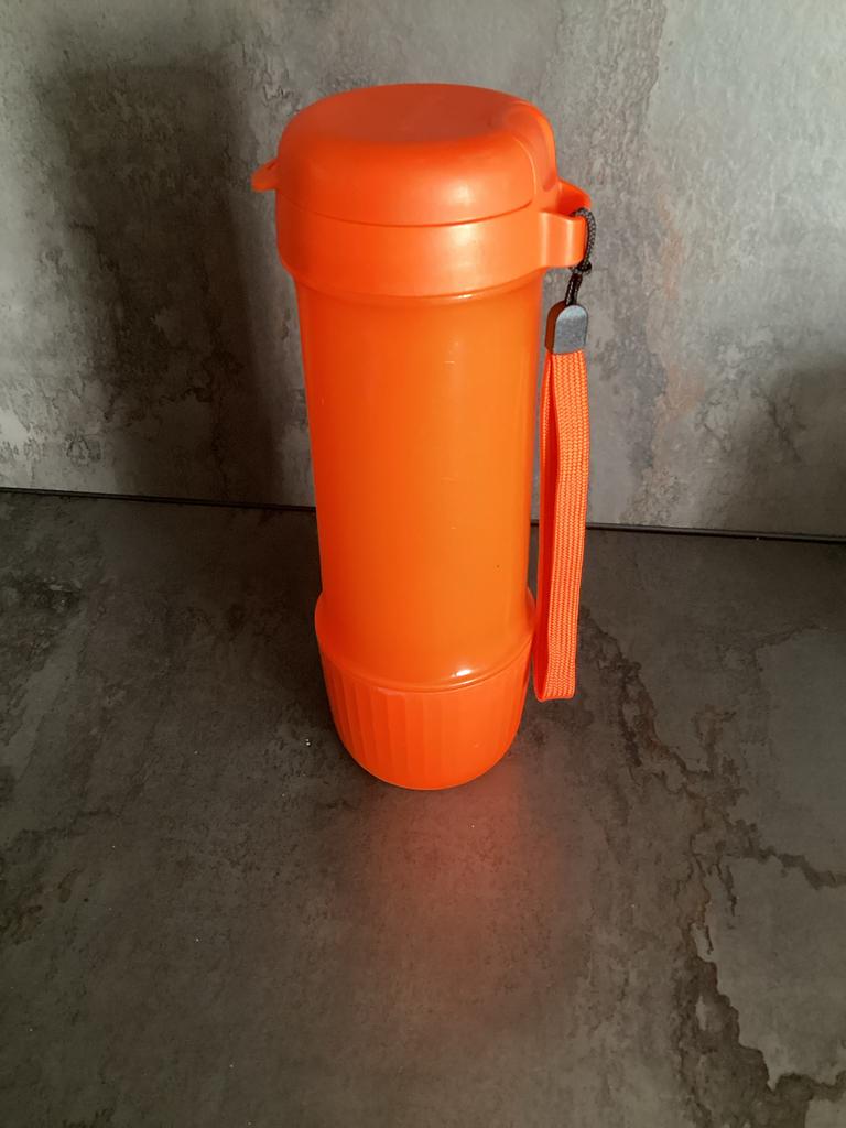 Oranje citruspers/fles tupperware infuse&go bidon als nieuw, Ophalen of Verzenden, Zo goed als nieuw, Oranje, Overige typen