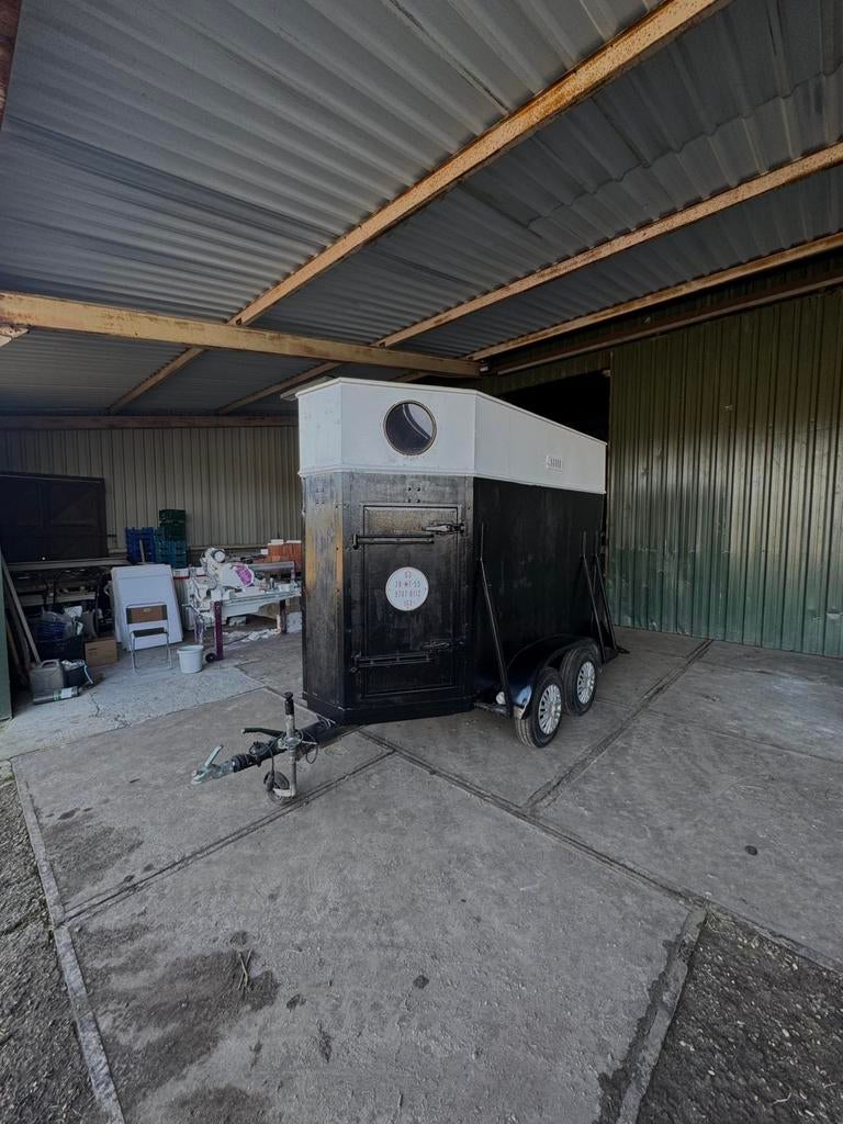 1,5 Paardentrailer – recent gerenoveerd – geremd + handrem