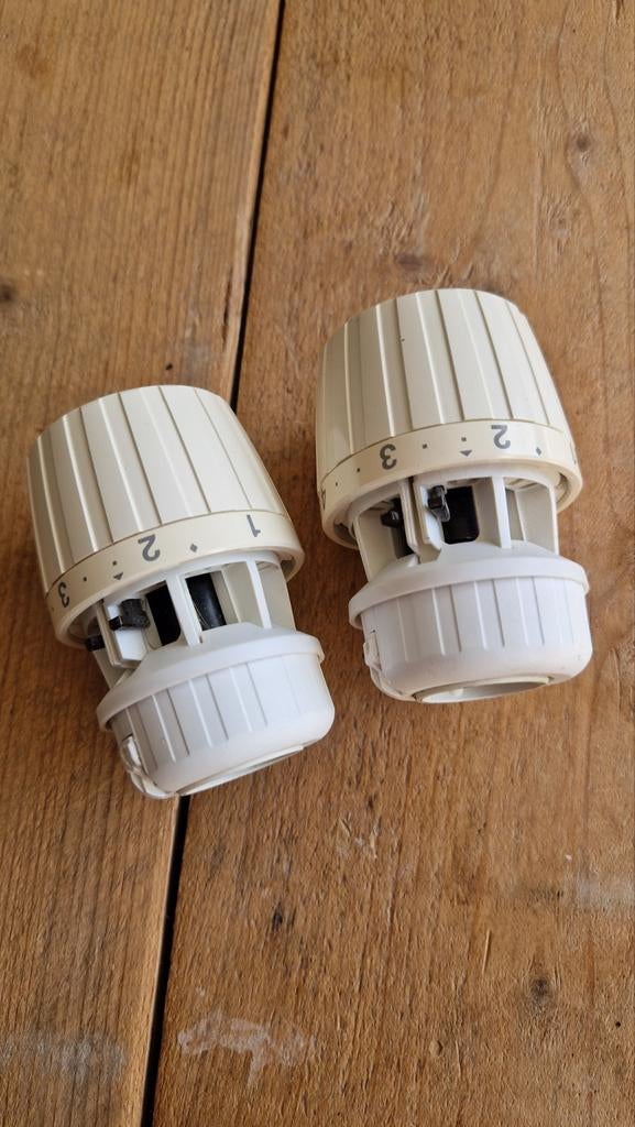 2x Danfoss RA2000 serie thermostaat radiatorknoppen, Ophalen of Verzenden, Gebruikt