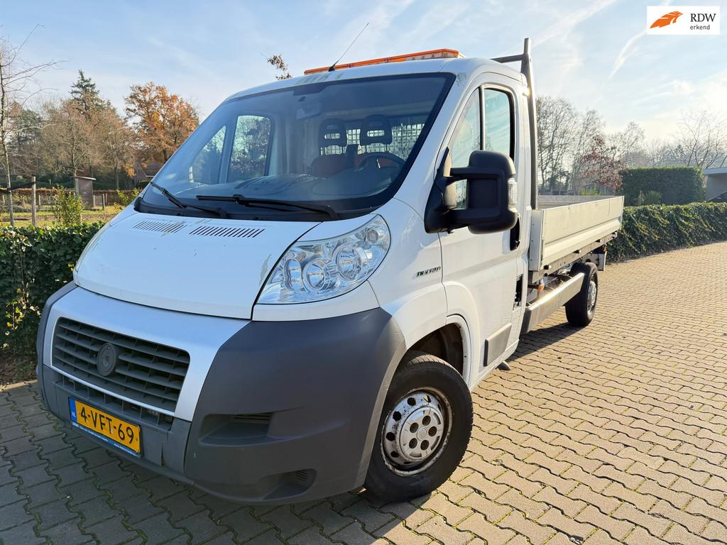Fiat Ducato 33 2.2 MultiJet MLH1 , 3 - Pers. , Zwaailichtbal, Gebruikt, Zwart, 4 cilinders, Wit