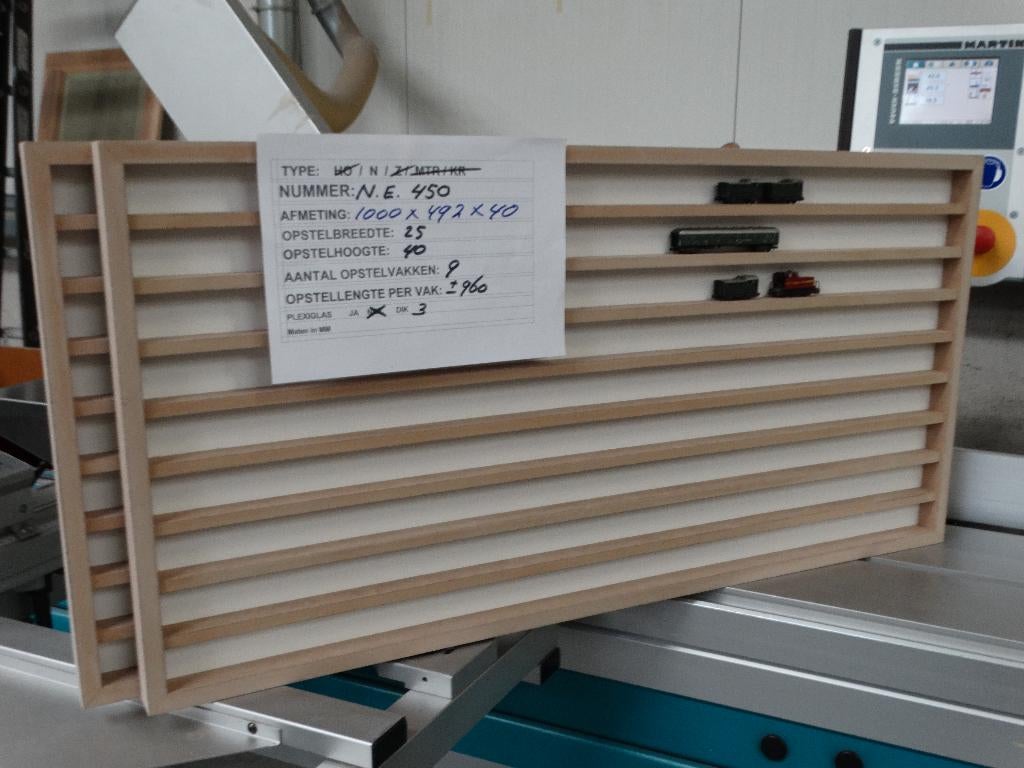 N-Spoor Vitrines/wagons. 4/4/26.Blok B, Rij 11, Hal 2/Houten, Overige merken, Treinset, Gelijkstroom of Wisselstroom, Nieuw