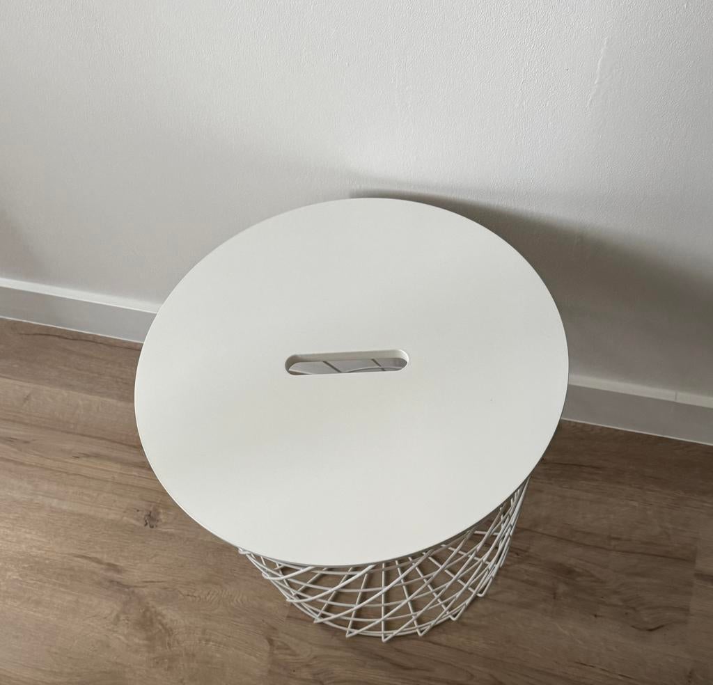 KVISTBRO IKEA BIJZETTAFEL WIT, Huis en Inrichting, Ophalen, Minder dan 45 cm, Minder dan 55 cm, Ronde draadmand