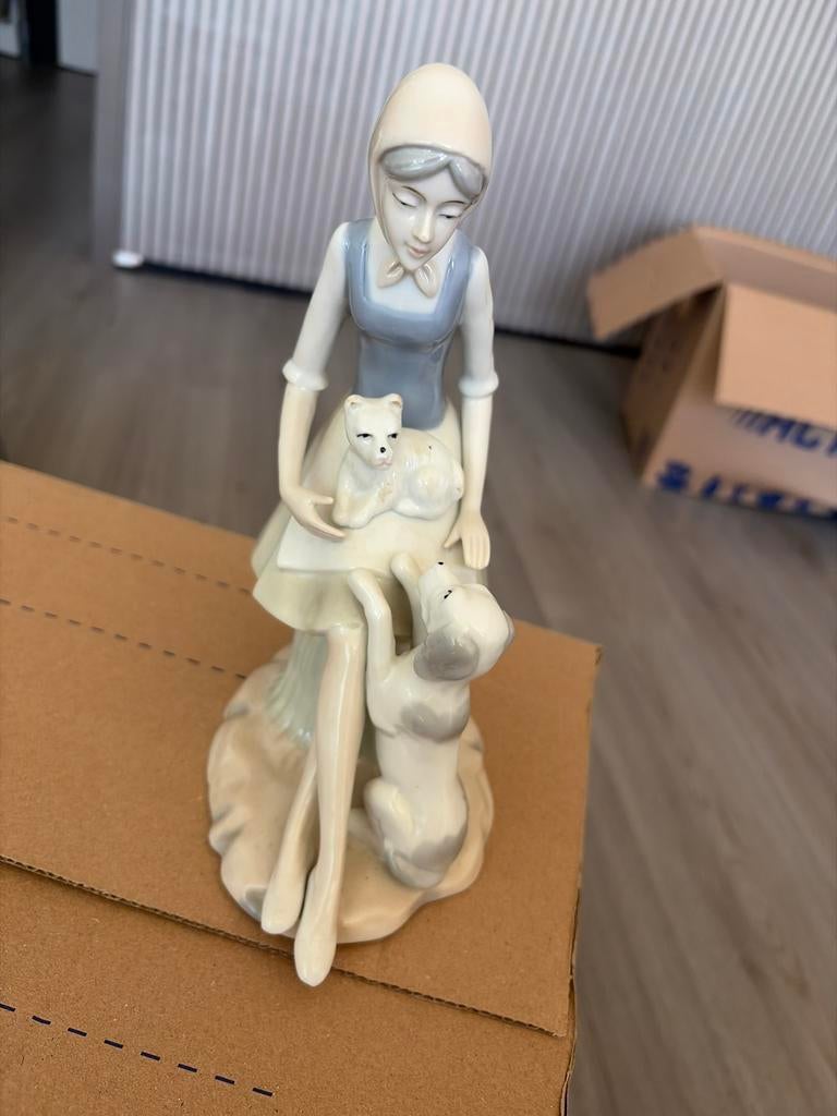 Vintage Casades Herderin met Kat & Hond Porseleinen Beeldje, Antiek en Kunst, Antiek | Porselein, Ophalen