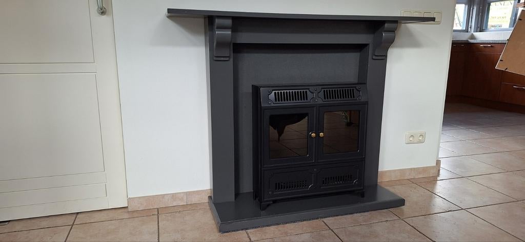 Kachel met houten ombouw., Ophalen, Vrijstaande haard, Elektrische haard