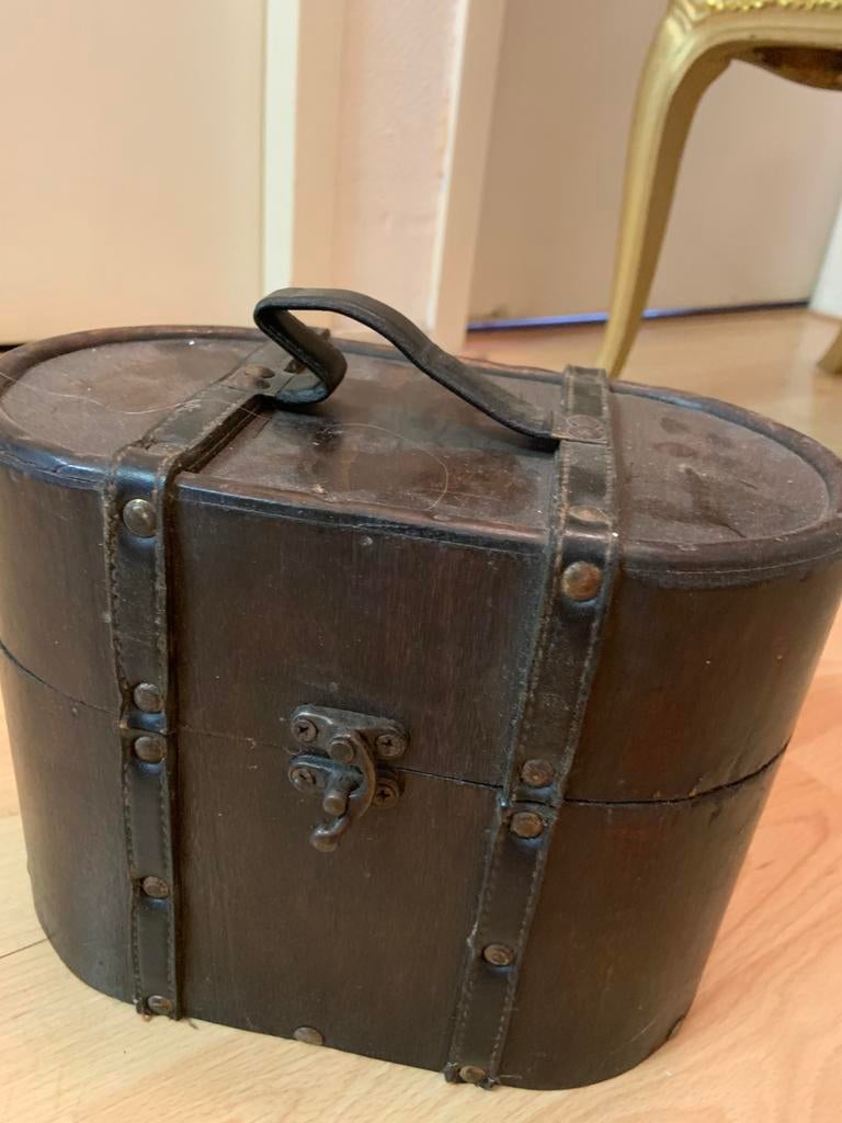 Te Koop, 1 klein koffertje, Ophalen, Gebruikt, Minder dan 50 cm