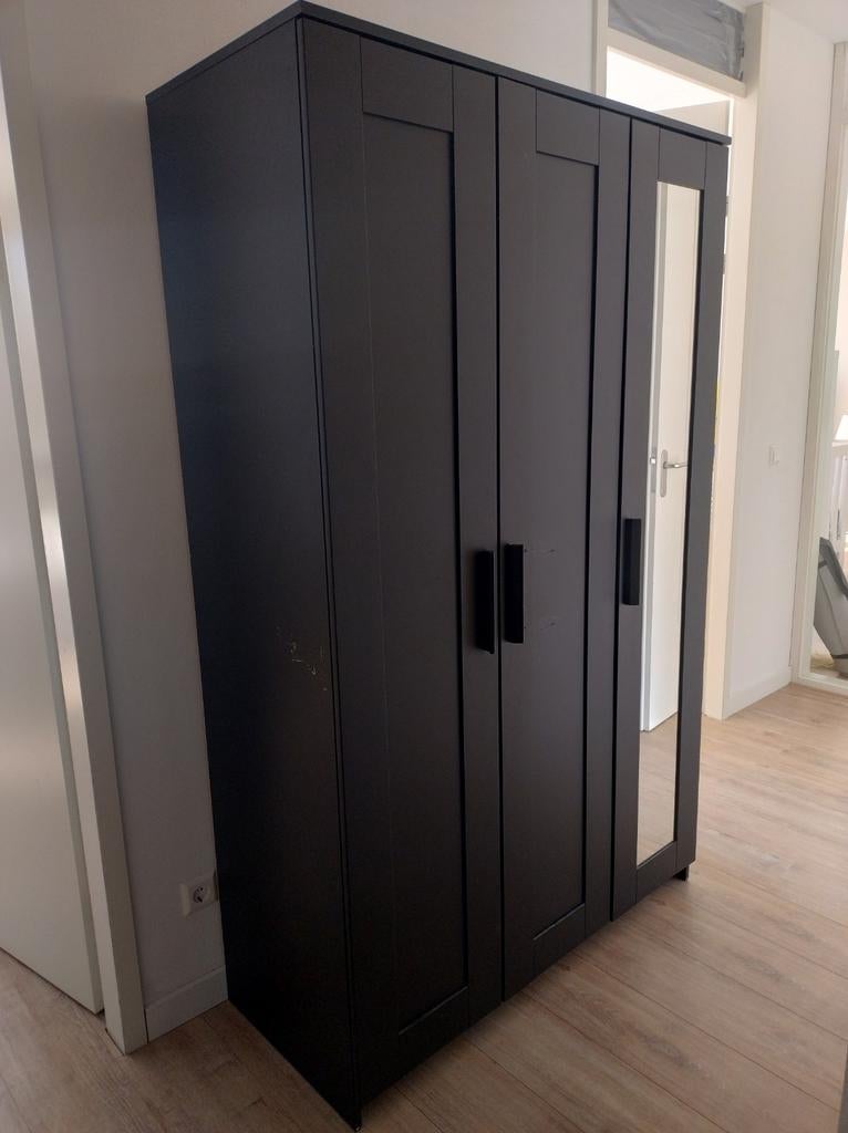Brimnes kledingkast zwart met spiegel (117x50x190), Huis en Inrichting, Kasten | Kledingkasten, Ophalen, Gebruikt, 50 tot 75 cm