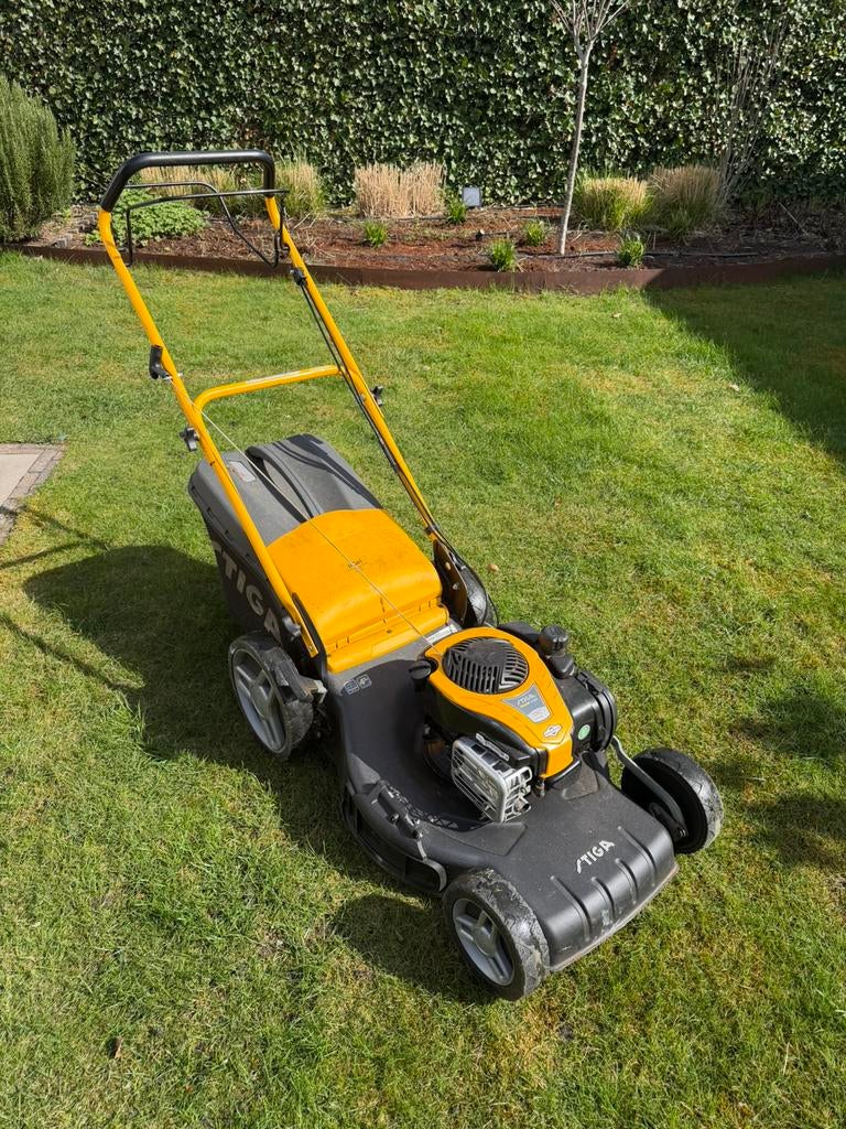 Stiga CRC 534 WSQ Benzine Grasmaaier met Rijmotor, Ophalen of Verzenden, Gebruikt, Benzine-grasmaaier