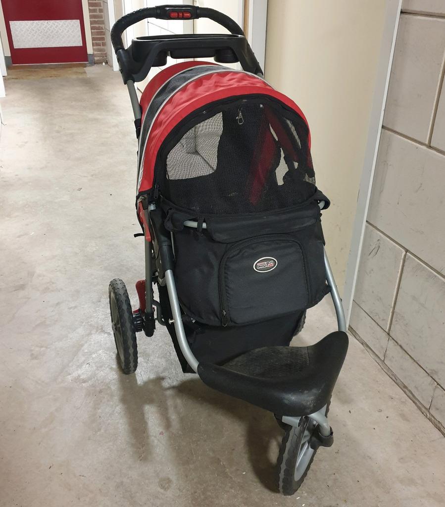 Innopet Comfort Efa / rood/zwart /honden buggy/ katten buggy, Ophalen, Zo goed als nieuw
