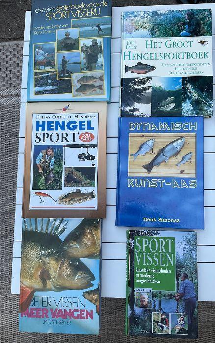 partij visboeken vissen 8 stuks KOI hengelsport kunstaas div, Ophalen of Verzenden, Zo goed als nieuw, Boek of Tijdschrift